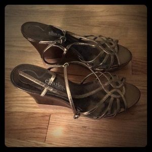 Wedge scrappy sandals in gold